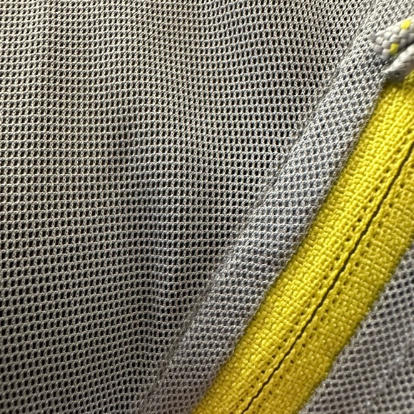 Columbia women's grey mesh insect-blocker jacket - Picture 6 of 10